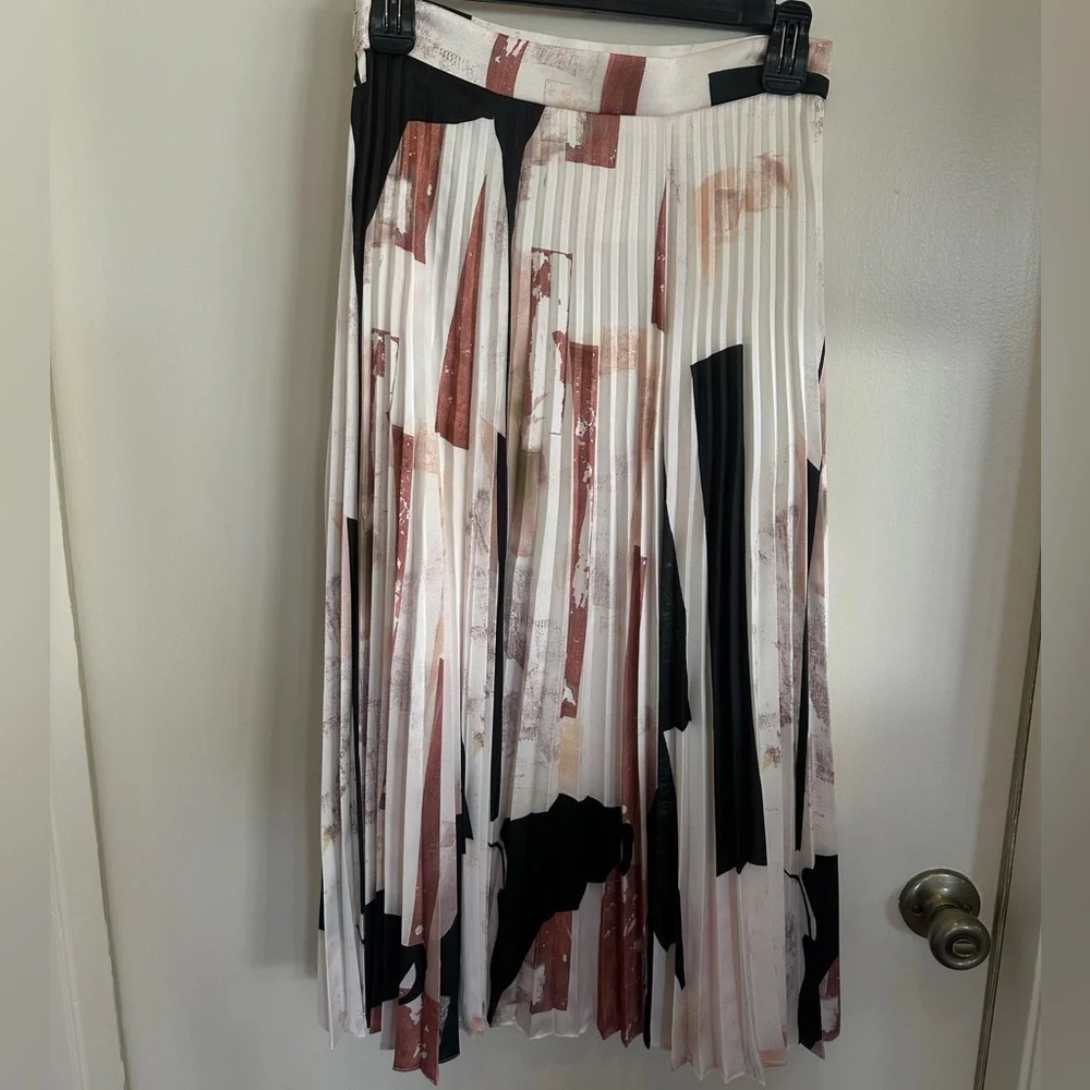 Judith & Charles Abstract Print Pleated Maxi Skirt - Size 2 (NWT)